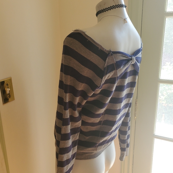 Open Shoulder Striped Sweater Top w Bow - Picture 4 of 5